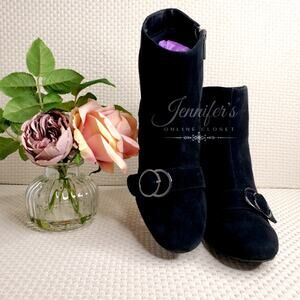 Bleecker & Bond Women's Black Lacey Suede Ankle Boots